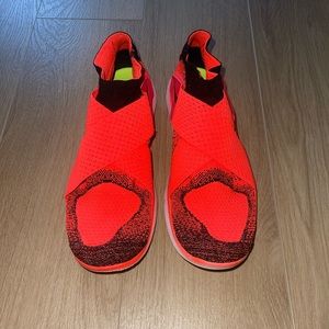 Size 10.5 Nike Free RN Motion Flyknit Bright Red & black